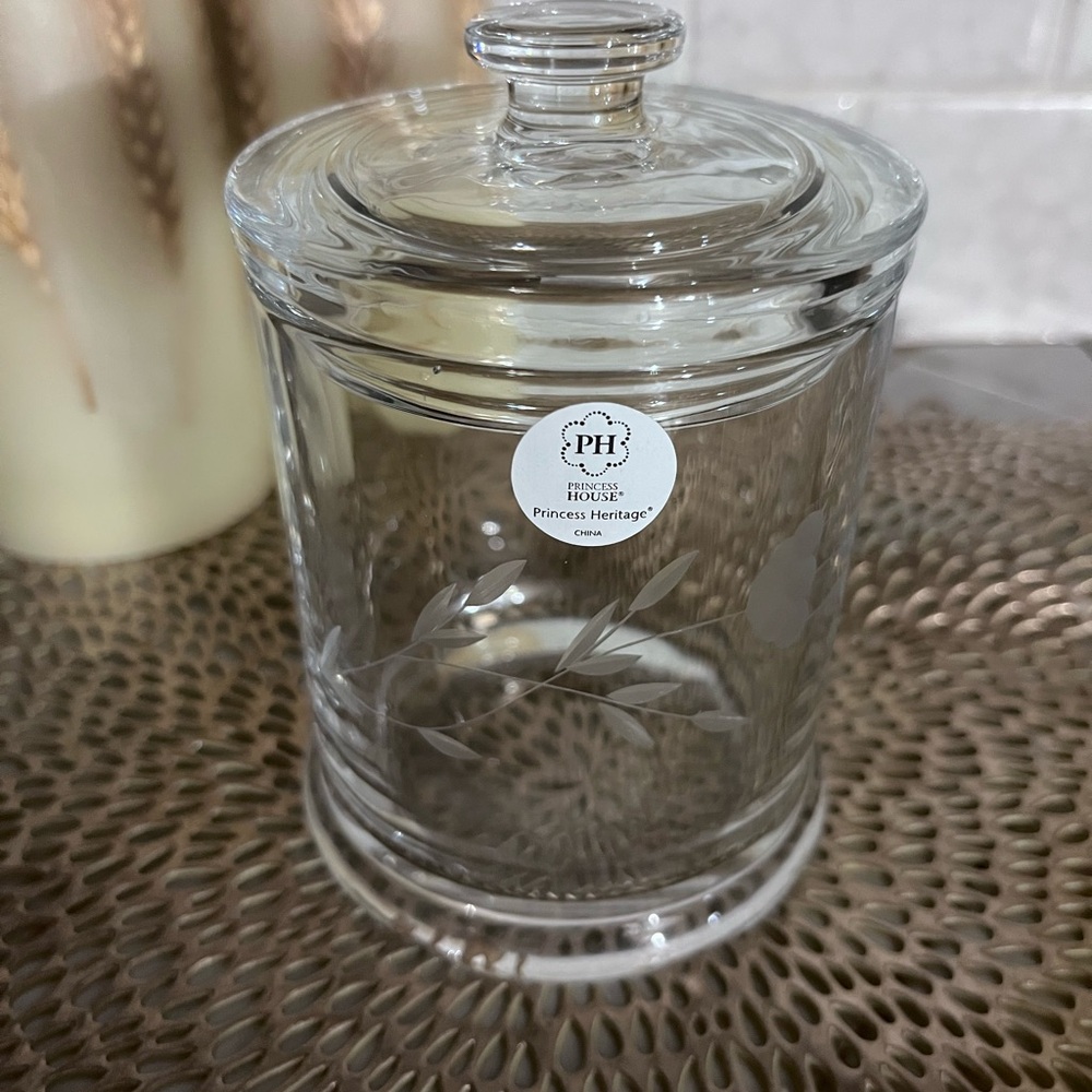 Princess House Jar with Lid - Picture 2 of 5